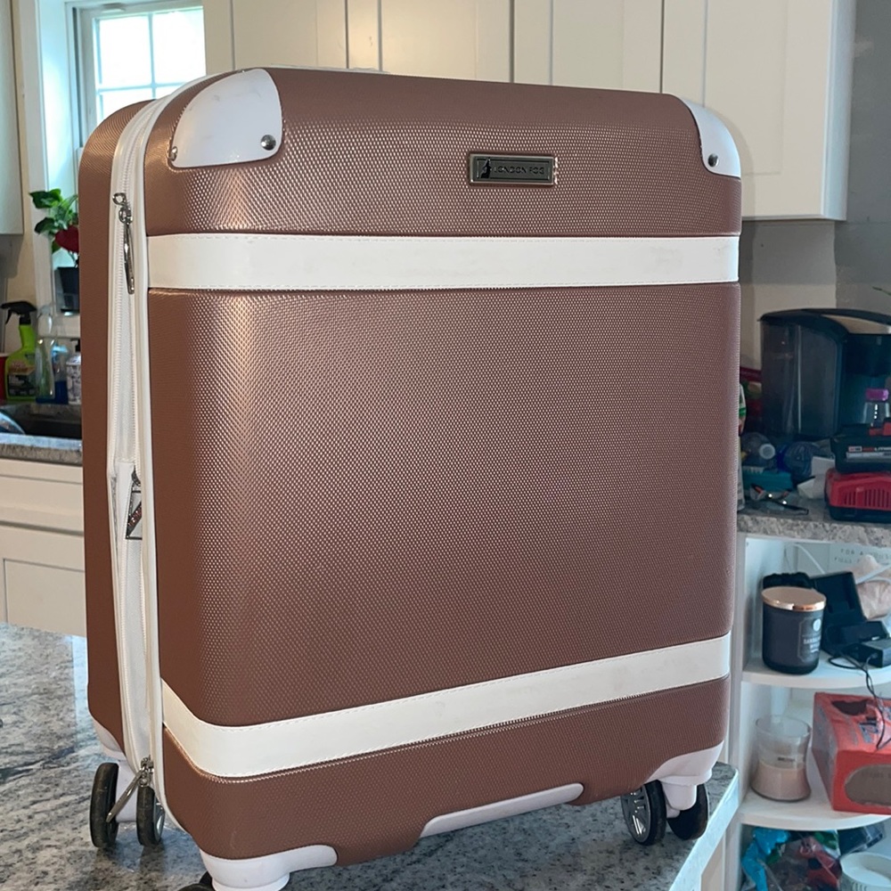 London Fog Carry On Suitcase